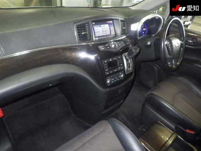 NISSAN ELGRAND 2010