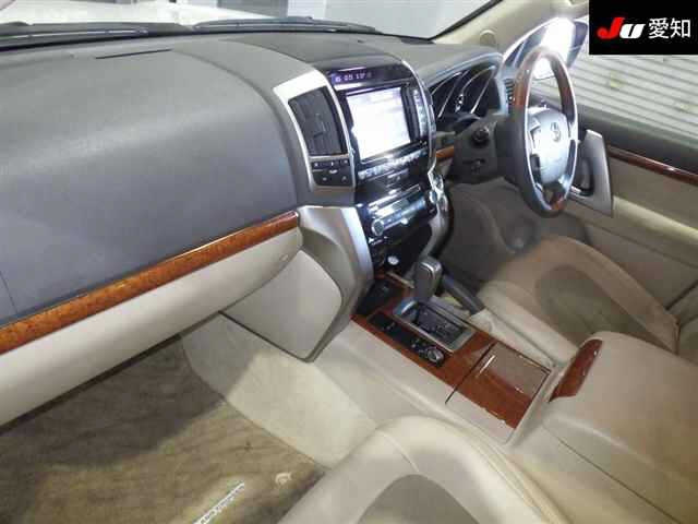 TOYOTA LAND CRUISER 2013