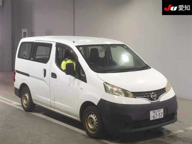 NISSAN NV200 2015