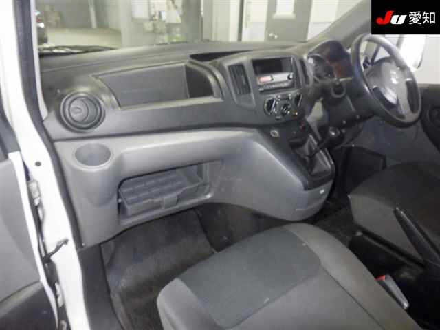 NISSAN NV200 2015