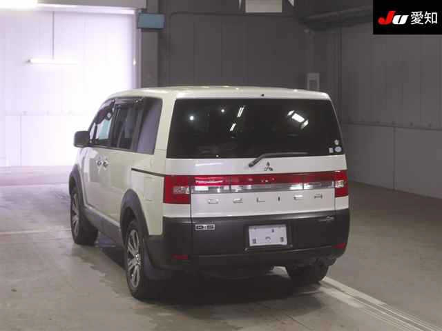 MITSUBISHI DELICA D5 2009