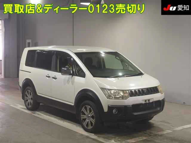 MITSUBISHI DELICA D5 2009