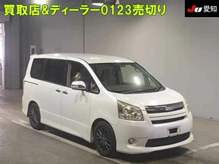 TOYOTA NOAH 2008