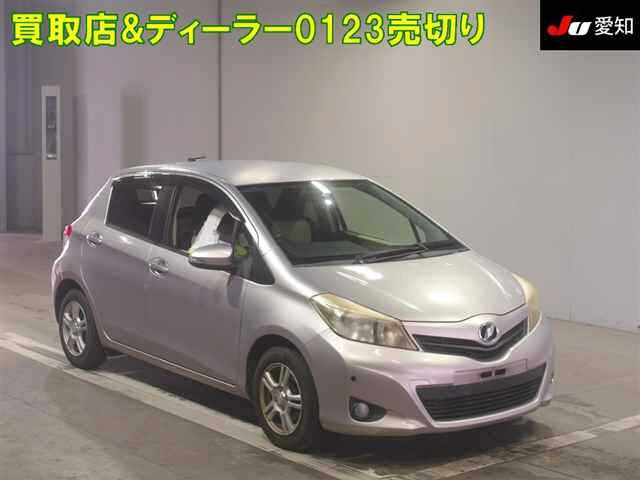 TOYOTA VITZ 2011
