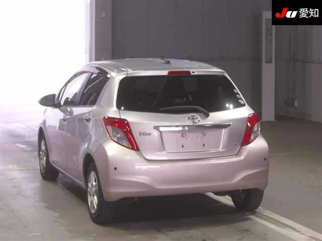 TOYOTA VITZ 2011