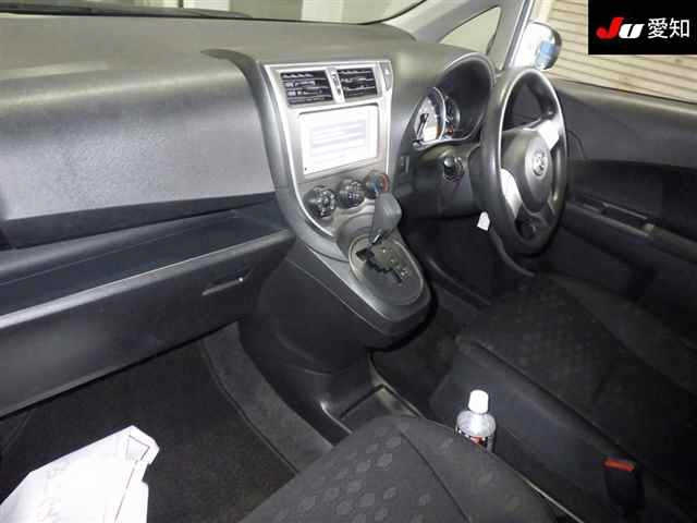 TOYOTA RACTIS 2011