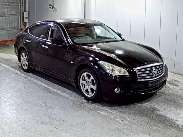 NISSAN FUGA 2009