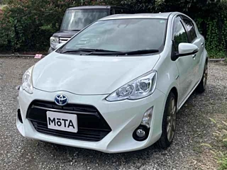 TOYOTA AQUA 2017