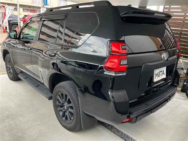 TOYOTA LAND CRUISER PRADO 2023