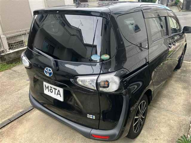 TOYOTA SIENTA 2016