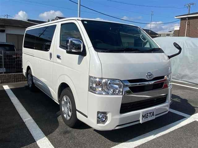 TOYOTA HIACE VAN 2021