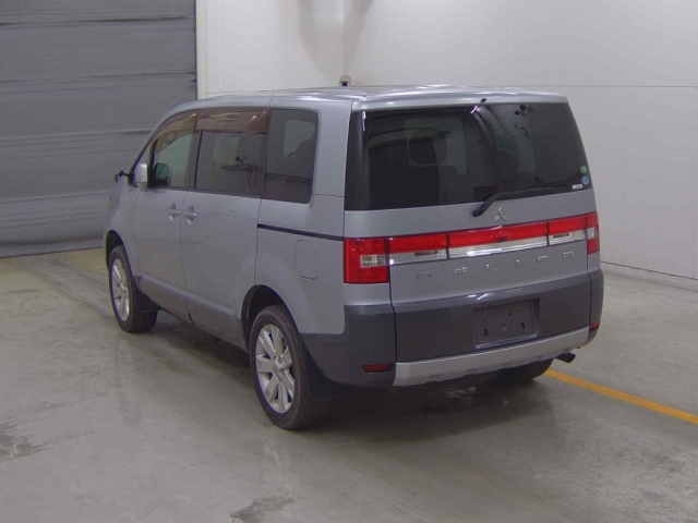 MITSUBISHI DELICA D5 2012
