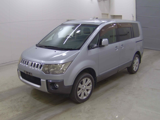 MITSUBISHI DELICA D5 2012