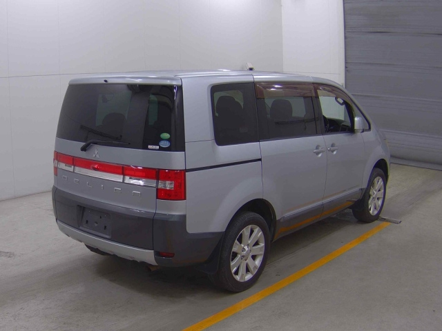 MITSUBISHI DELICA D5 2012