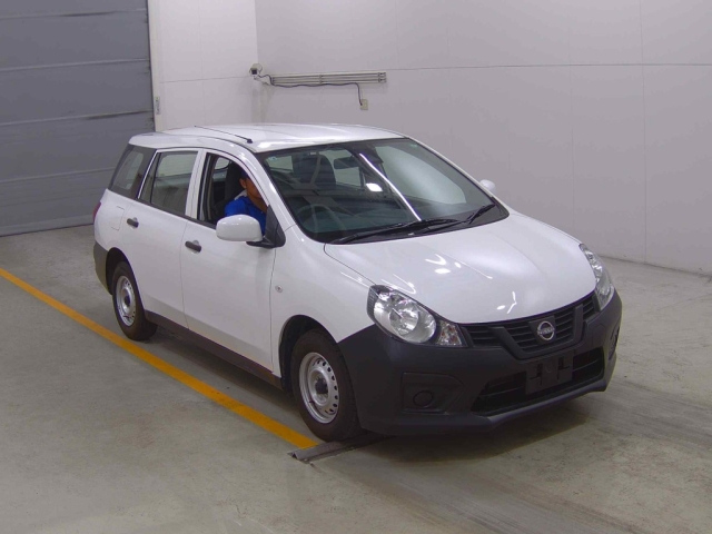 NISSAN AD 2021