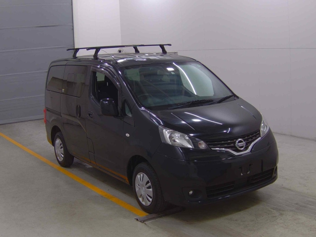NISSAN NV200 2020