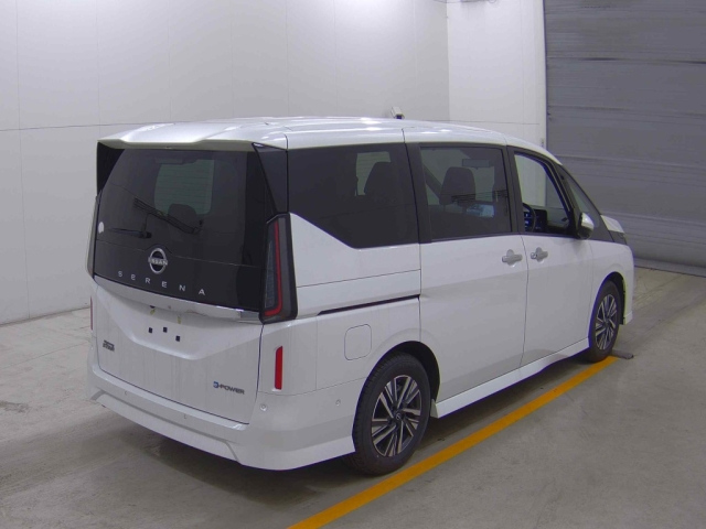 NISSAN SERENA 2023