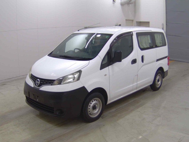 NISSAN NV200 2018