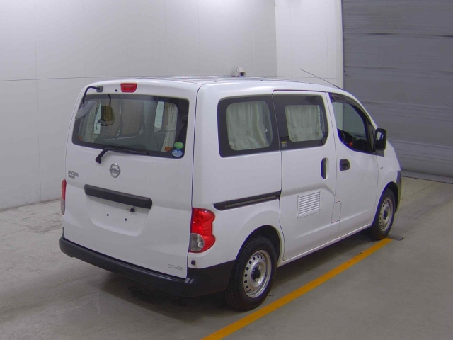 NISSAN NV200 2018