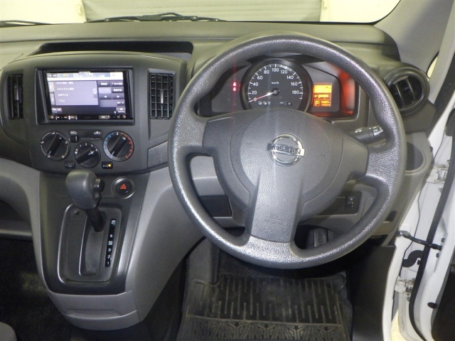 NISSAN NV200 2018