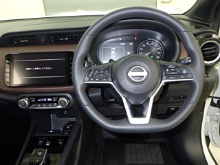 NISSAN KIX 2025