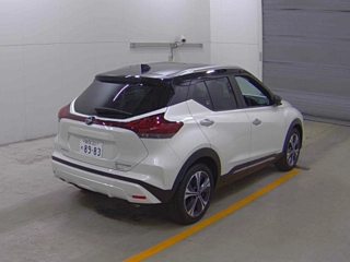 NISSAN KIX 2025