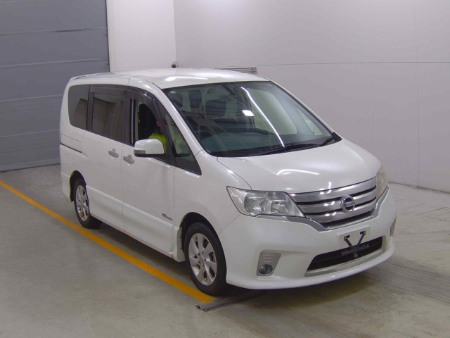 NISSAN SERENA 2013