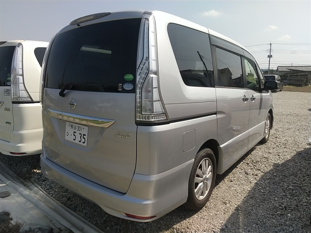 NISSAN SERENA 2015