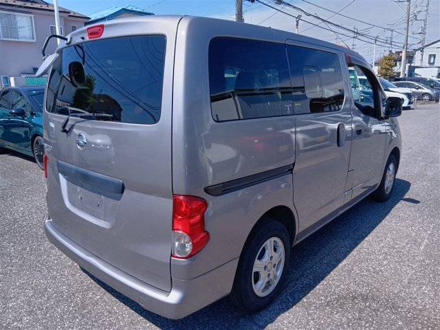 NISSAN NV200 2013
