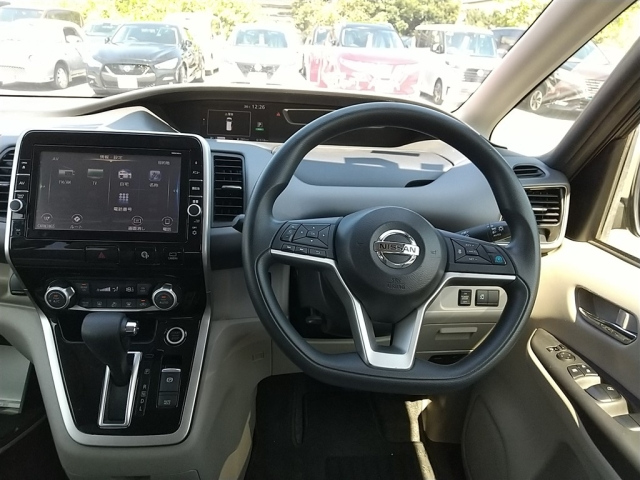 NISSAN SERENA 2017