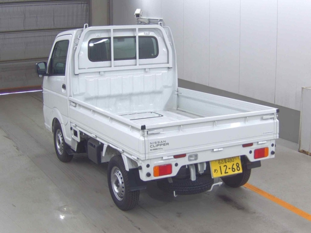 NISSAN CLIPPER TRUCK 2024