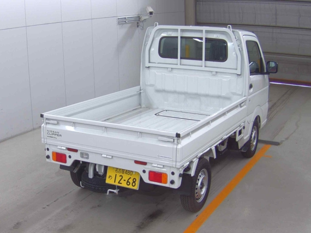 NISSAN CLIPPER TRUCK 2024