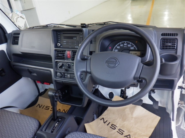 NISSAN CLIPPER TRUCK 2024