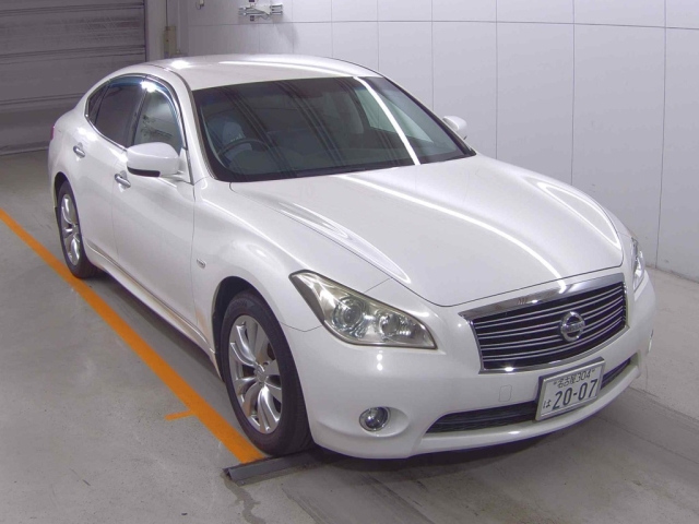NISSAN FUGA 2013