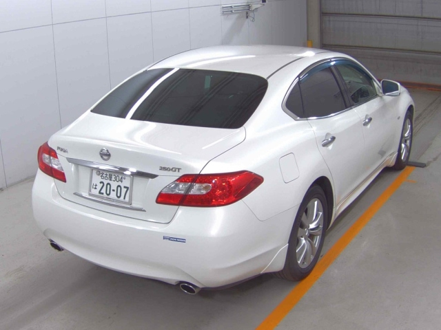 NISSAN FUGA 2013