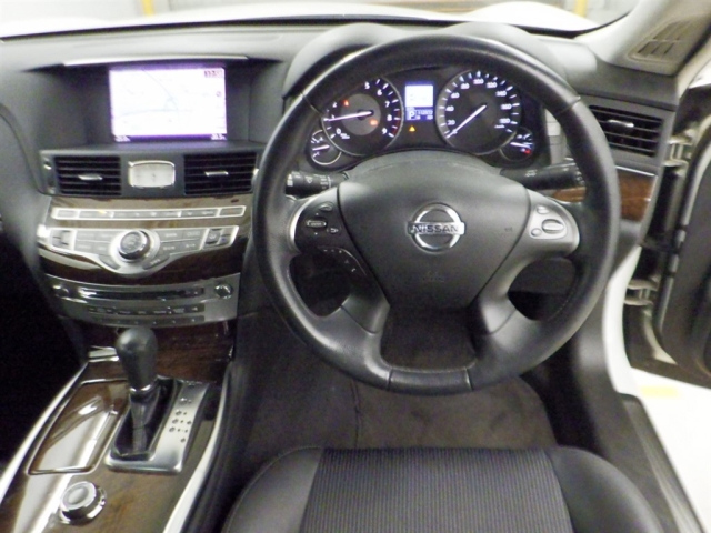 NISSAN FUGA 2013