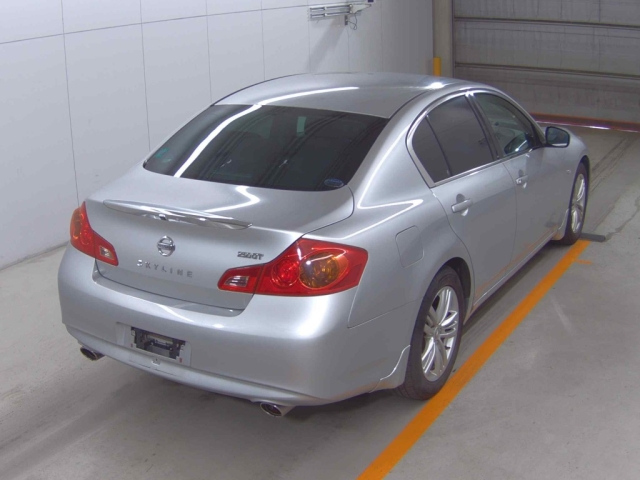 NISSAN SKYLINE 2010