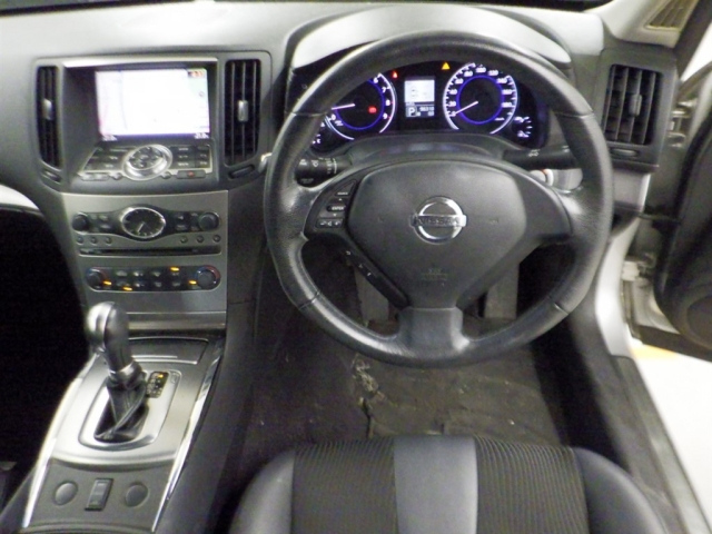 NISSAN SKYLINE 2010