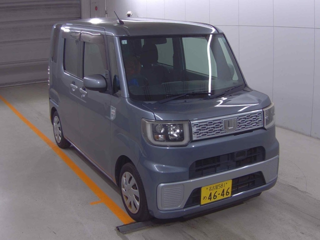 DAIHATSU WAKE 2015