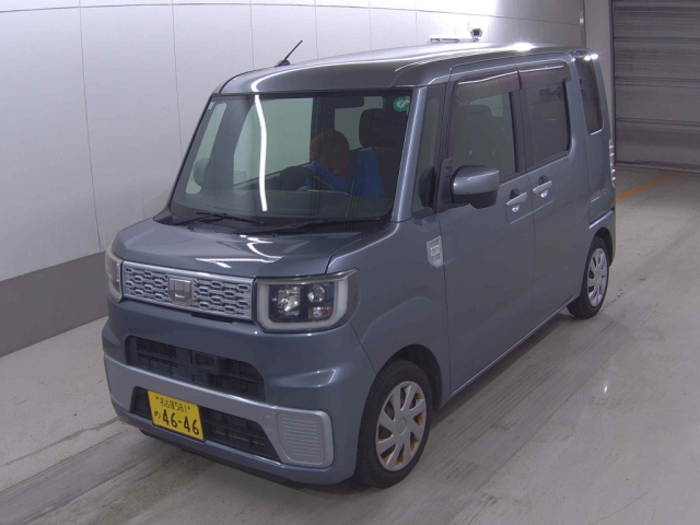 DAIHATSU WAKE 2015