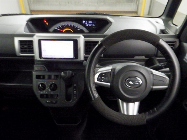 DAIHATSU WAKE 2015