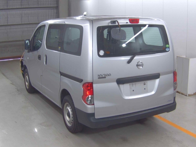 NISSAN NV200 2015