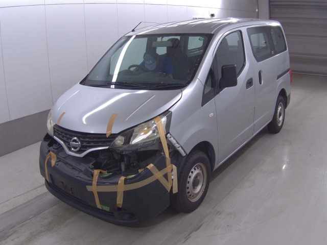 NISSAN NV200 2015