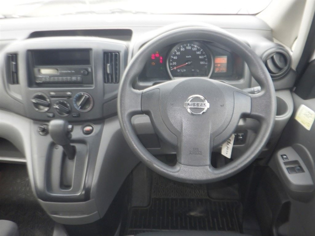 NISSAN NV200 2014