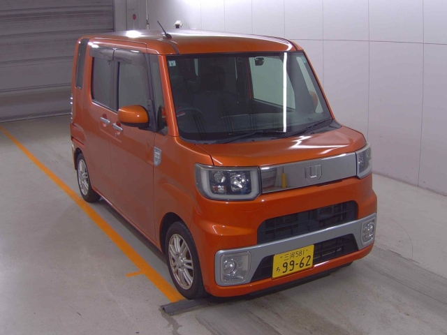 DAIHATSU WAKE 2015