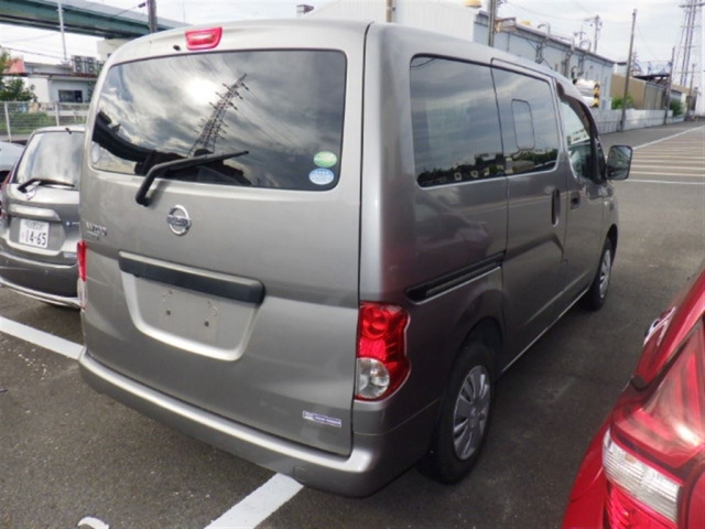 NISSAN NV200 2013