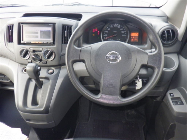 NISSAN NV200 2013
