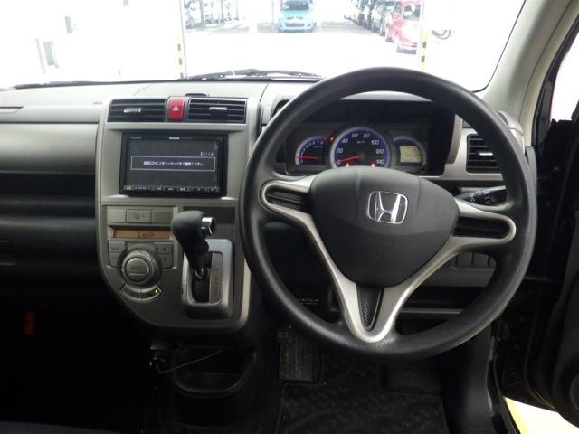 HONDA ZEST 2011