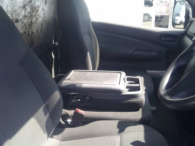 NISSAN CARAVAN VAN 2019