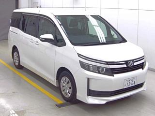 TOYOTA VOXY 2015